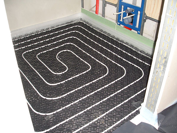 Fußbodenheizung mit Noppenplatten